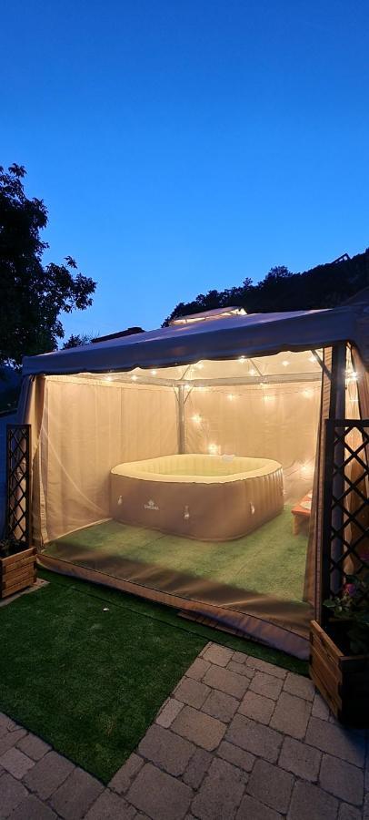 세인트 니콜라스 Lo Noyer Et Les Roses B&B 외부 사진